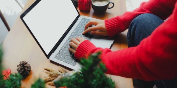 liiketoiminnan nainen tietokoneella