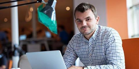 CapitalBox_miehen-kannettava-tietokone